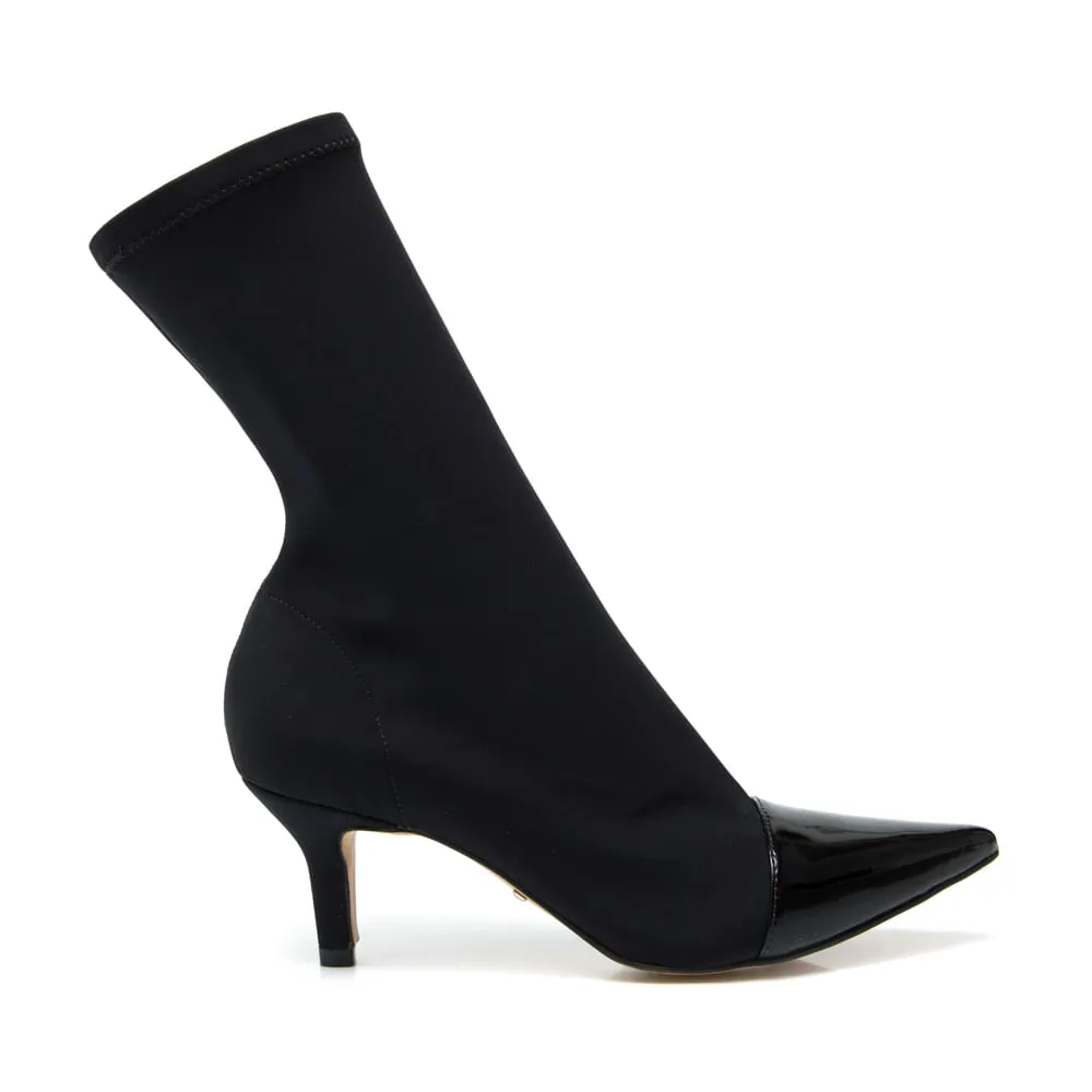 BOTA NEW EMILY PRETO