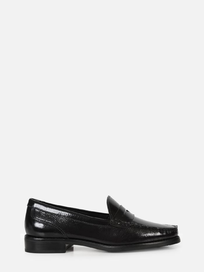 MOCASSIM EM COURO CASSIE PRETO