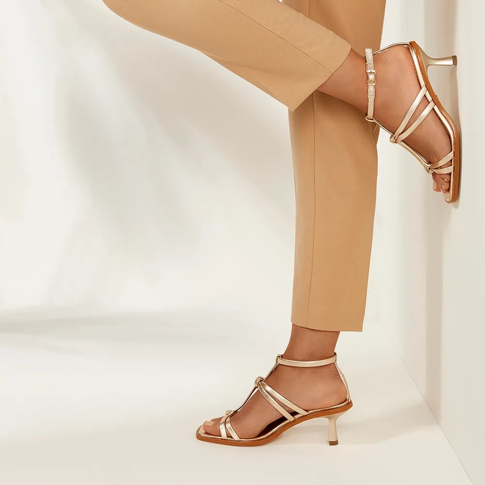 SANDÁLIA ÁVA SATURNO