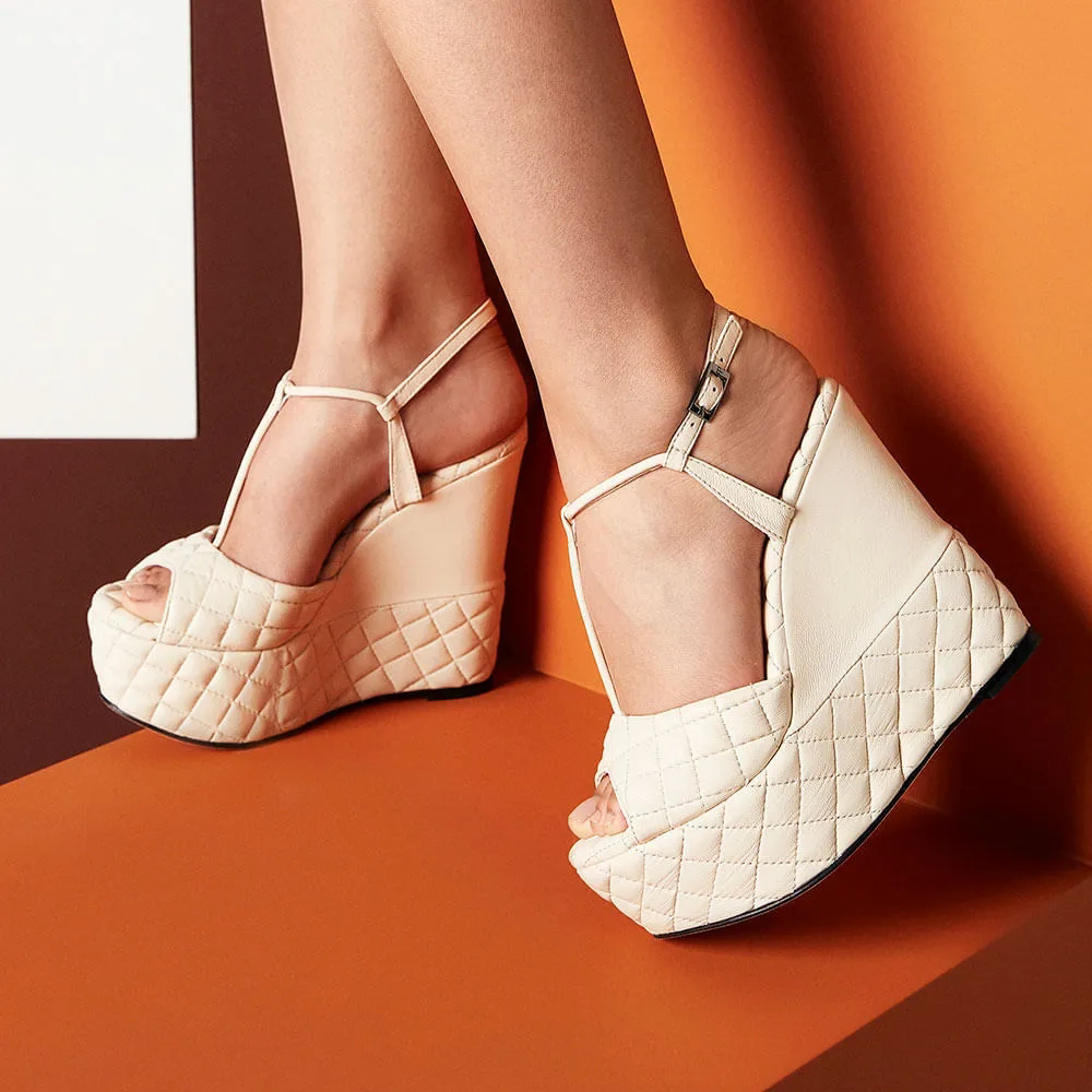 SANDÁLIA ANABELA MÔNACO BAUNILHA