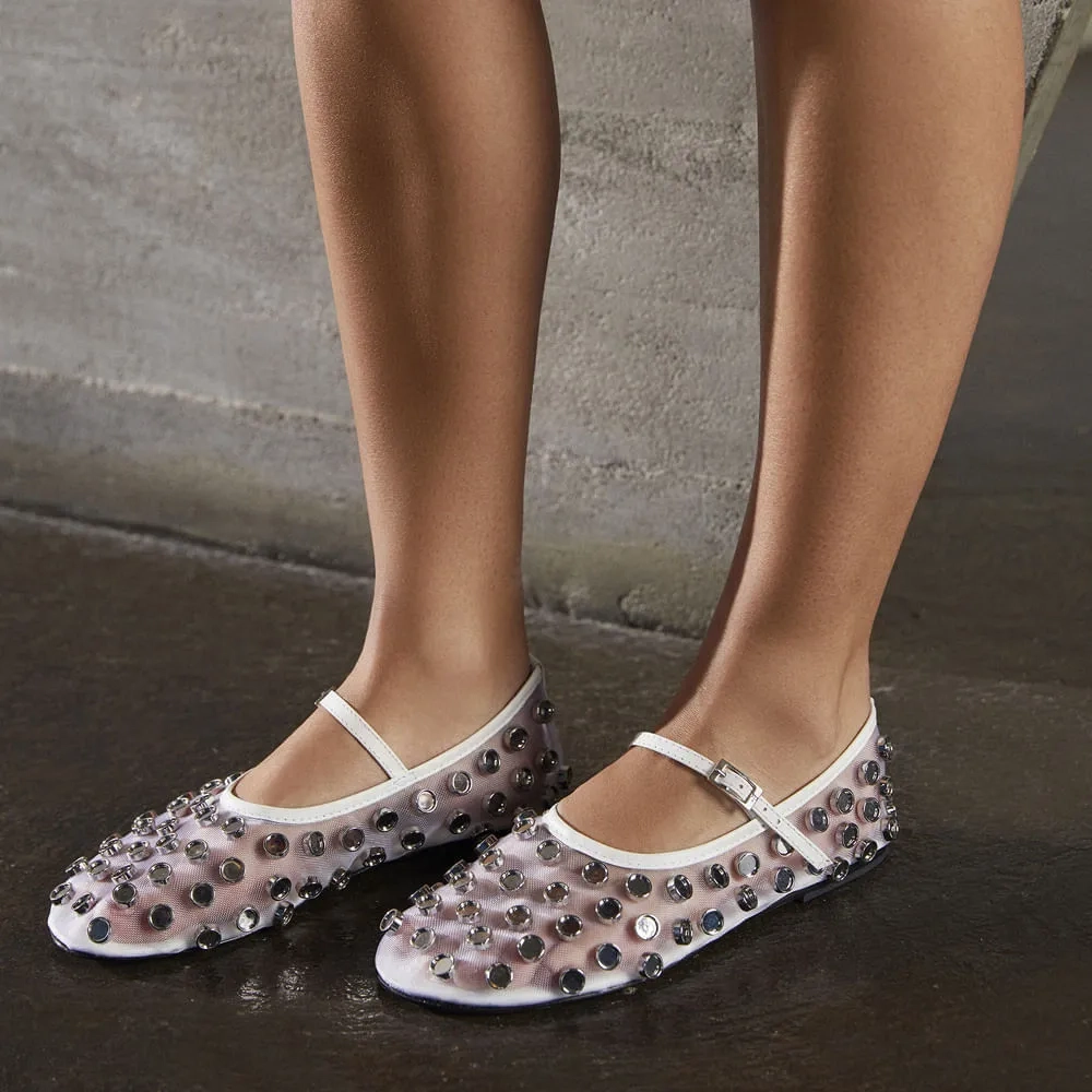 SAPATILHA AURORA TACHAS MILK