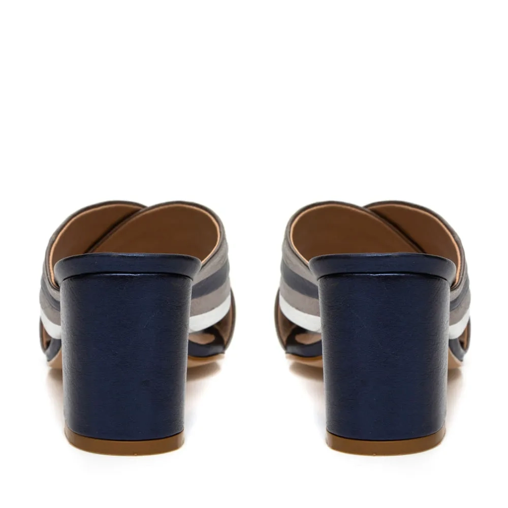 MULE FERRARA AZUL MARINHO