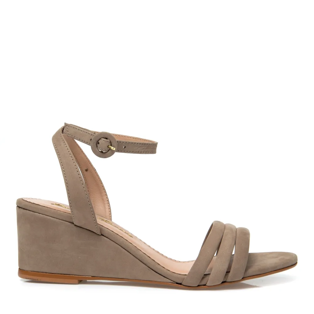 SANDÁLIA ANABELA DOLCE FENDI