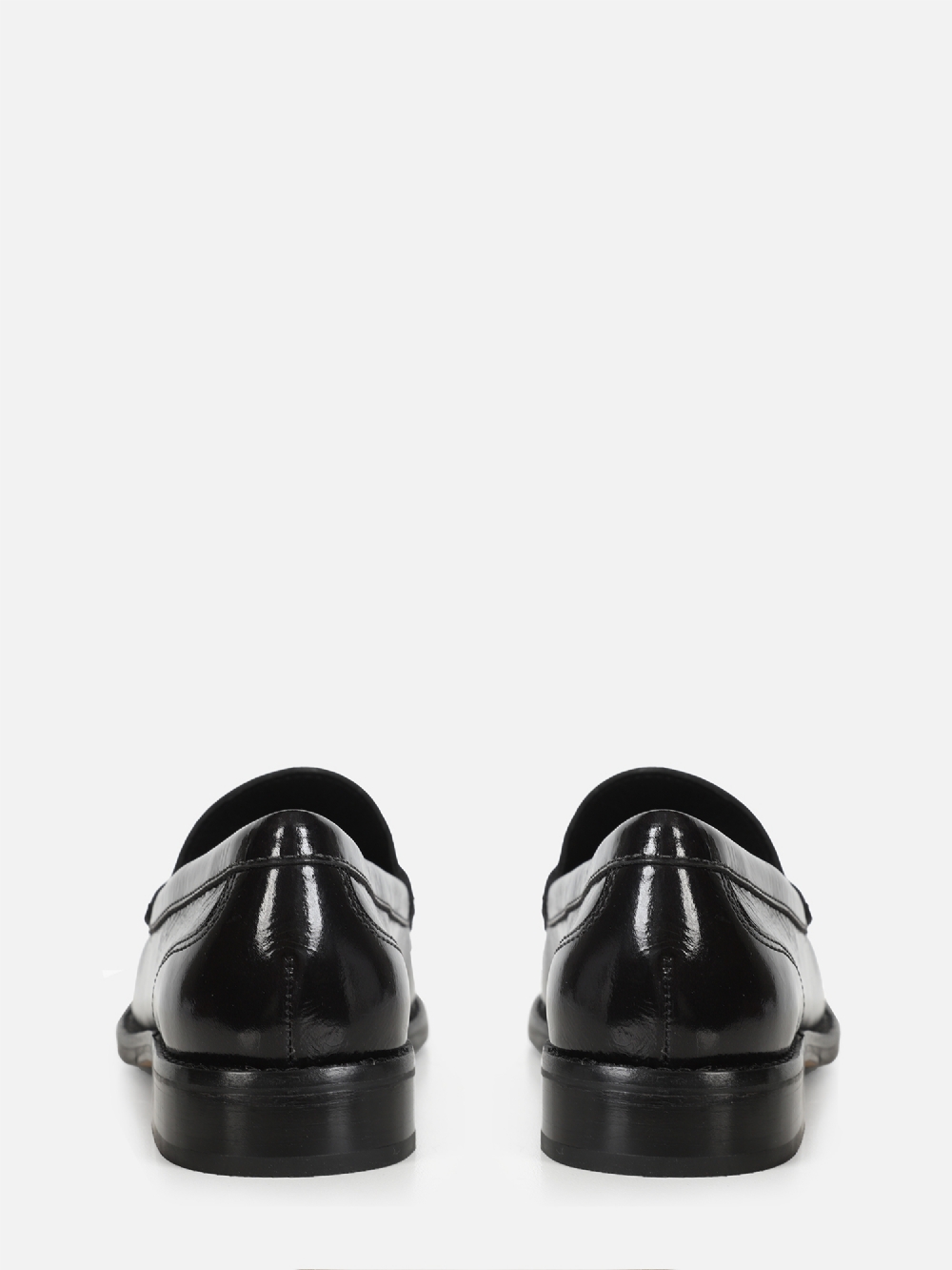 MOCASSIM EM COURO CASSIE PRETO